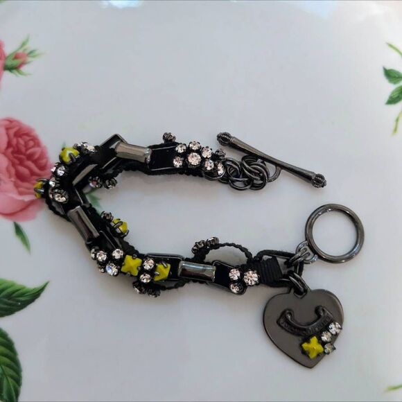 Juicy Couture Y2K Gunmetal Embellished Ribbon&Studs Heart Vintage Charm Bracelet - Picture 1 of 8